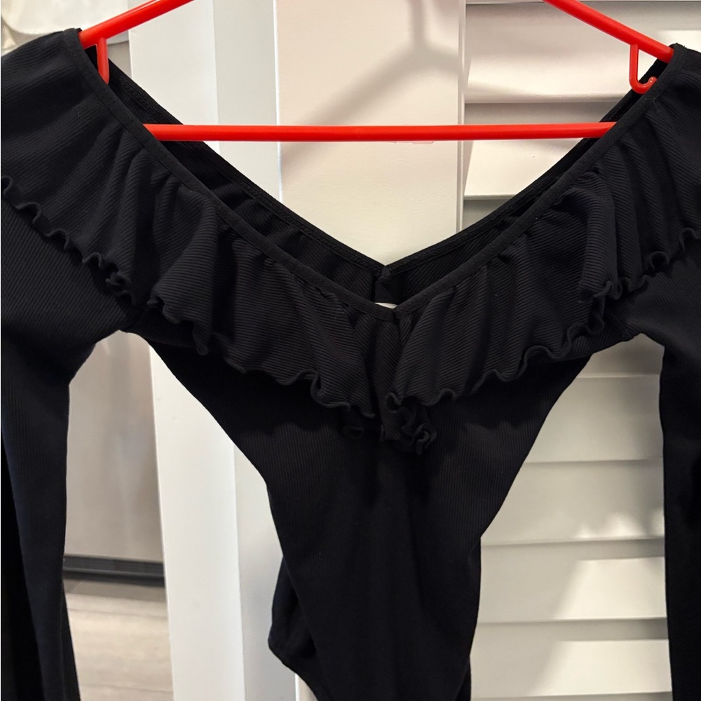 Aritzia Black Ruffled V-Neck bodysuit